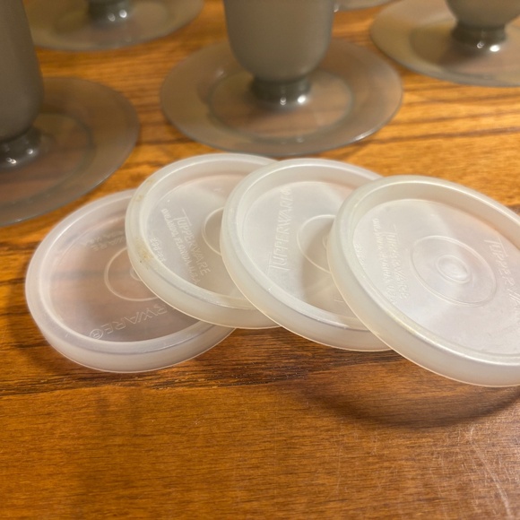6 Vintage Tupperware Sundae/Parfait Cups (only 4 lids) - Picture 2 of 7
